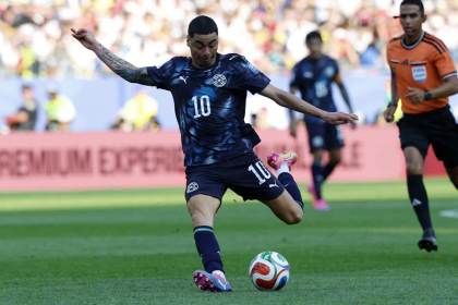 0-2. Paraguay se impone a Bolivia con dos chispazos de Almirón