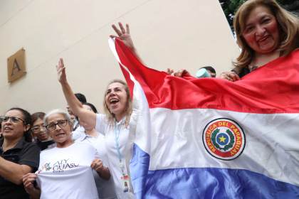 Ente electoral paraguayo distribuye máquinas para elecciones en mayoría de departamentos