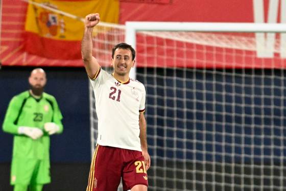 3-0. España golea a Serbia y avanza con paso firme hacia el Mundial