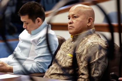 Dos noches en el Senado: el aliado de Duterte requerido por la CPI no contempla rendirse