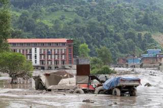 China eleva a 558 desaparecidos por riada en frontera nepalí, entre ellos 260 extranjeros