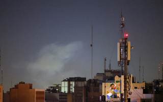 El ataque a Irán se salda con más de 200 víctimas y 'señales' de que Jameneí ha muerto