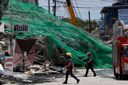 Al menos treinta desaparecidos deja el colapso de un edificio en construcción en Filipinas