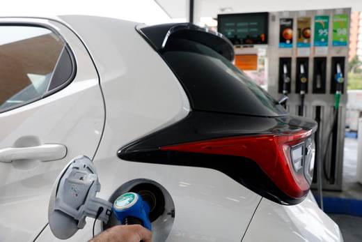 El brent sigue al alza, pero cierra por debajo de 110 dólares pese a ataques en Oriente Medio