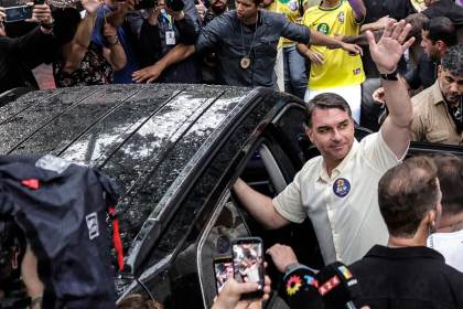Flávio Bolsonaro se fuga a Estados Unidos, según varios medios brasileños