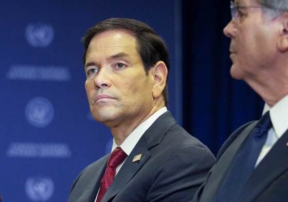 Rubio dice que "EE.UU. y China tienen que dialogar" pese a "importantes discrepancias"
