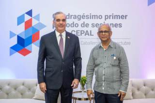 El presidente dominicano y secretario general de la OEA conversan sobre la crisis en Haití
