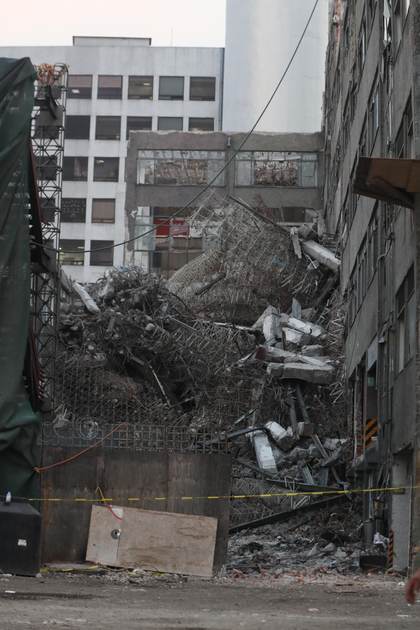 Fiscalía de Ciudad de México investiga el colapso de edificio en el centro de la capital