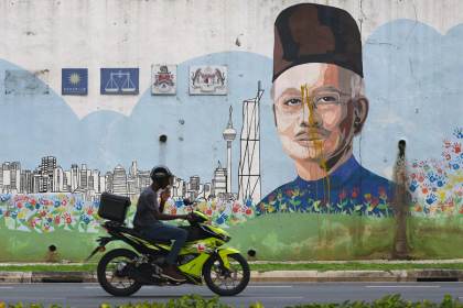 El rey malasio concede a exlíder Najib Razak pasar en casa resto de condena por corrupción