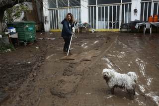 Un muerto y graves inundaciones en Grecia por un temporal de lluvia y vientos racheados