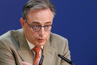 El primer ministro belga cuenta que llegó a pesar 143 kilos y dejó el alcohol hace 15 años