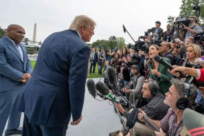 Tyson aparece con Trump en la Casa Blanca, tras revelar que le entregó una carta de Diddy