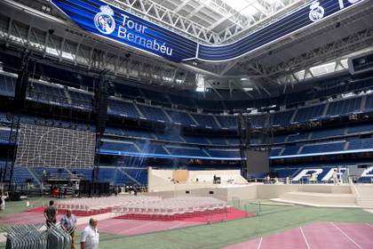 Unos 70.000 fieles y religiosos verán al papa en estadio Bernabéu reconvertido en catedral