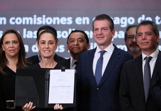 México reduce comisiones bancarias en gasolineras para contener alza de combustibles