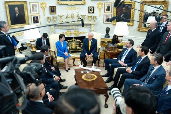 Trump bromea sobre Pearl Harbor para explicar la importancia de atacar a Irán por sorpresa