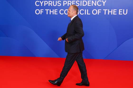 "Por primera vez en años no había rusos en la sala", dice Tusk tras cumbre de UE sin Orbán