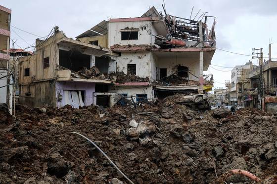 Aumentan a 294 los muertos por la ofensiva aérea en Líbano y los heridos superan el millar
