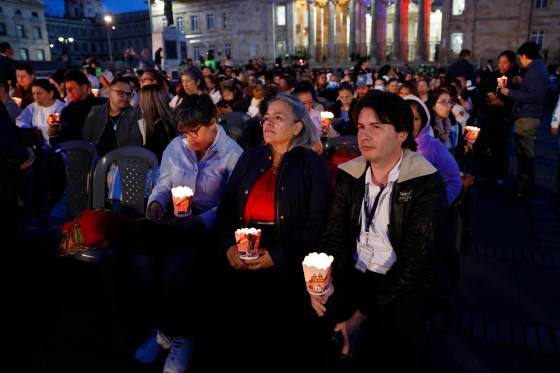 Colombia rinde homenaje a las 331 víctimas que murieron en el terremoto del 10 de agosto