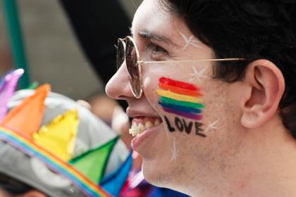 Colombia celebra 10 años de matrimonio igualitario con llamado a no retroceder en derechos