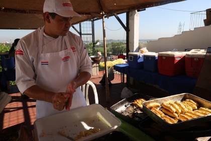 El 'Chipa Apo', la vieja tradición que marca el inicio de la Semana Santa en Paraguay