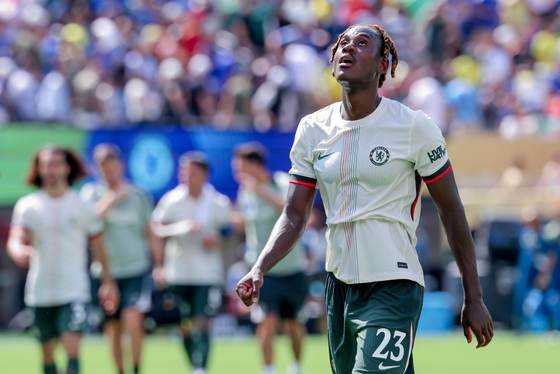 Chalobah sustituye al lesionado Livramento en Inglaterra y Trent vuelve a quedarse fuera