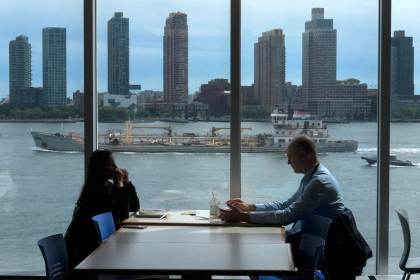 EEUU creó 29.000 empleos en septiembre y el paró subió apenas una décima, hasta el 4,2 %