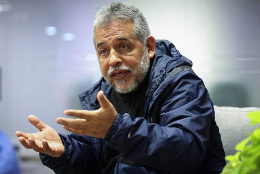 Mario Mendoza: “Construimos una sociedad inmunda” que nos acorrala "contra el abismo”
