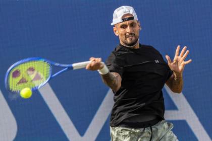 Kyrgios acepta una suspensión de un mes con consumir cocaína y ya puede jugar de nuevo