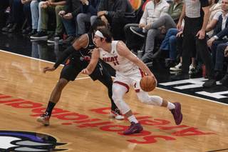 128-114: Raptors ganan a Miami Heat y prácticamente se aseguran de estar en los 'playoffs'