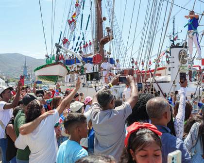 Delcy Rodríguez espera que Fuerza Armada siga ejemplo de Bolívar para superar dificultades