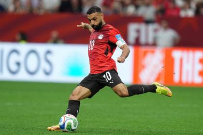 Al Sisi felicita a su selección por su primera victoria en una Copa del Mundo