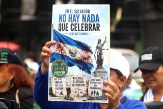 Cientos de salvadoreños exigen en día de independencia el respeto a los Derechos Humanos