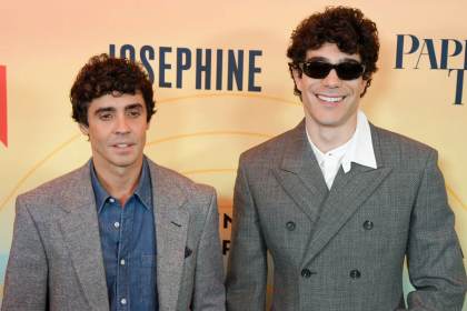 Los Javis se abren a Hollywood y reciben su primer premio en EE.UU. por 'La bola negra'