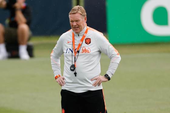 Koeman: "No estamos asustados por Isak y Gyokeres"