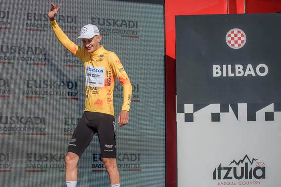 Paul Seixas gana la crono de Bilbao y es el primer líder de la Itzulia