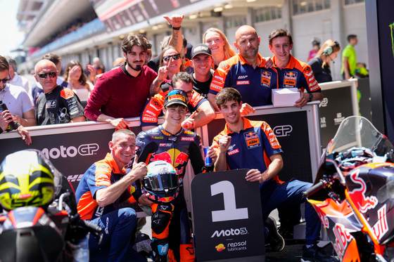 Perrone logra su primera 'pole' de la temporada en Moto 3