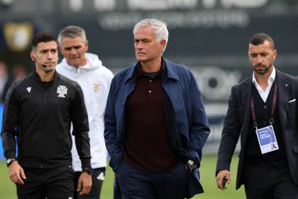 Mourinho: "A partir del próximo lunes ya podré hablar sobre mi futuro"
