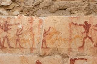 Una misión arqueológica española revela una "curiosa y preciosa" tumba de la V dinastía faraónica