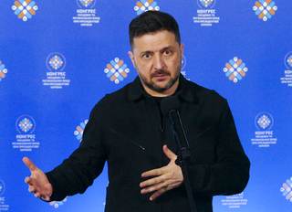 Zelenski espera que el alto el fuego en Irán lleve a la reimposición de sanciones a Rusia