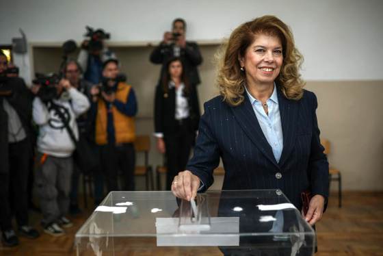 Las presidenciales en Bulgaria transcurren con normalidad, pero con muy baja participación