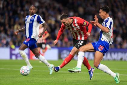 0-1. Til da la victoria al PSV frente a un Oporto que sigue sin puntuar