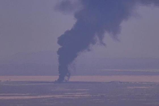 Ocho personas fallecen en accidente de bombardero de EE.UU. estrellado en California