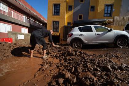 La borrasca baja de intensidad en Canarias (España) tras una noche de fuertes lluvias