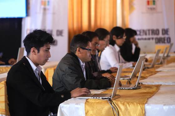 Siete de las nueve regiones de Bolivia irían a segunda vuelta para elegir gobernadores