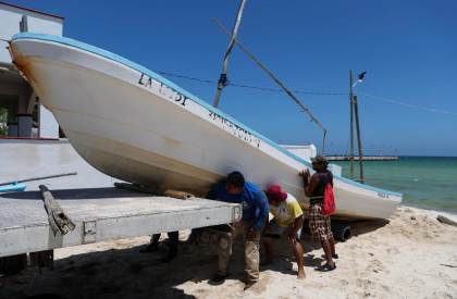 Secretaría de Marina cierra 12 puertos en el golfo de México por la tormenta Isaías
