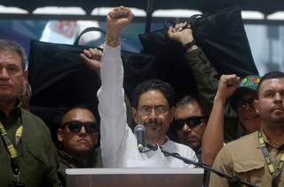 Candidatos colombianos cierran campaña electoral que ven como "batalla" y "causa justa"