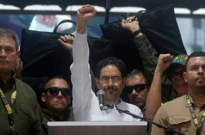 Candidatos colombianos cierran campaña electoral que ven como "batalla" y "causa justa"