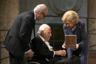 La reina Sofía entrega la Medalla de Honor del Festival de Granada a Zubin Mehta