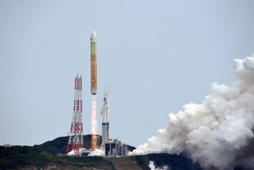 Japón lanza con éxito una versión 'low-cost' de su cohete insignia H3