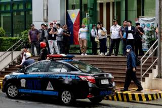 Un tribunal de Filipinas ordena arrestar a Sara Duterte por amenazas a Marcos Jr